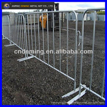 removable road crowd control barricades for sale